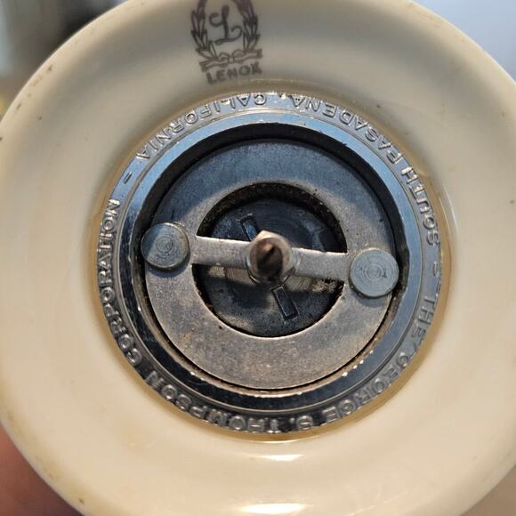 Vintage Lenox Caribee Ivory Golden Wreath Rope Design Pepper Mill Grinder MCM - Picture 12 of 14